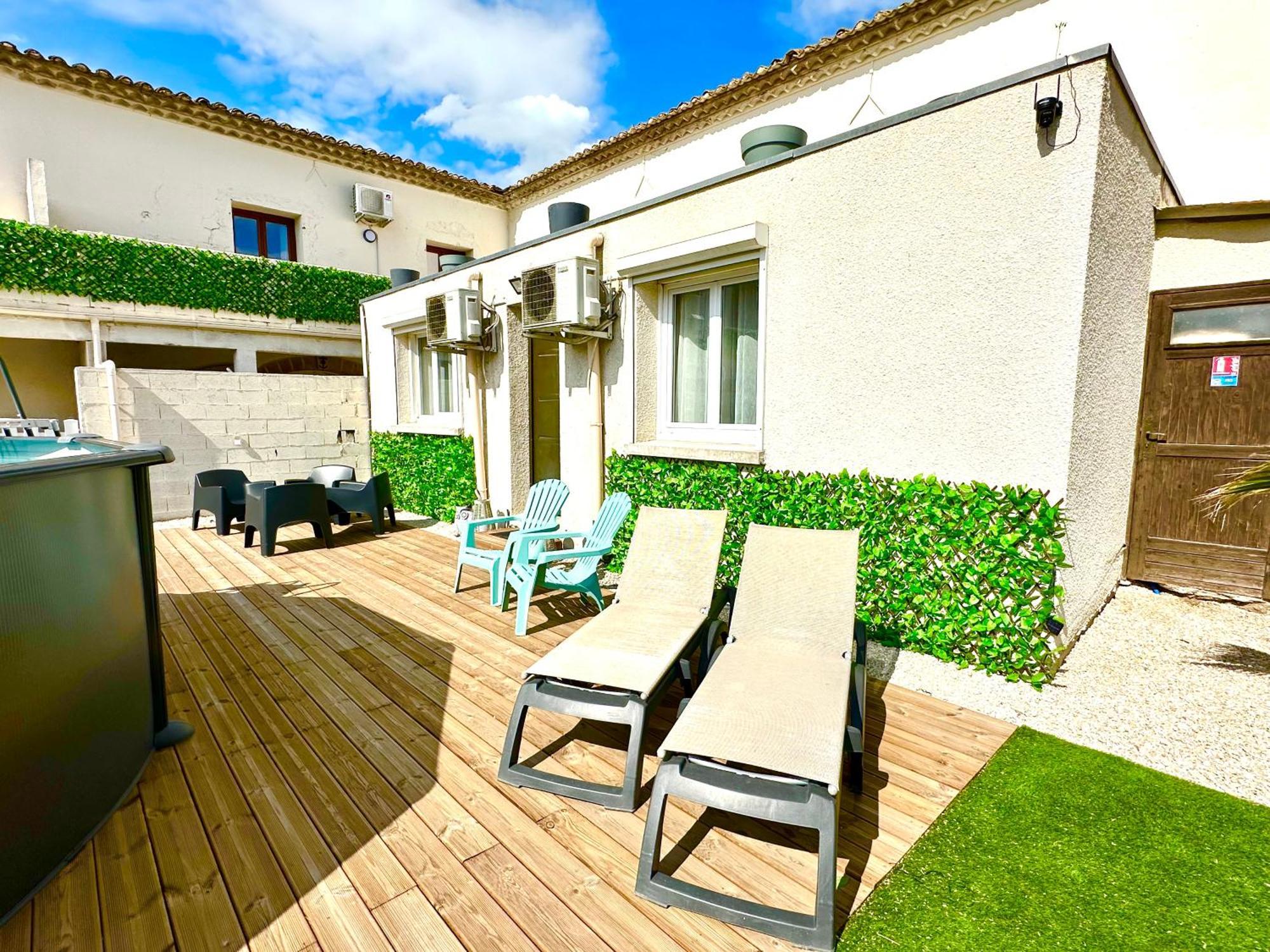Les Appartements Du Mas - Emeraude Aigues-Mortes Exterior photo