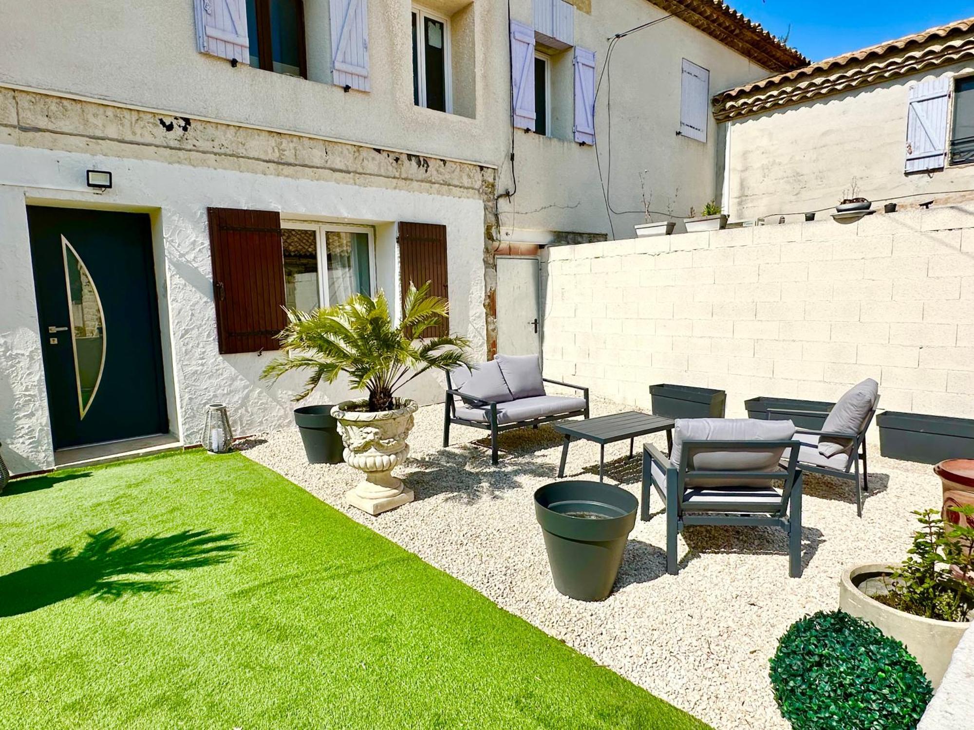 Les Appartements Du Mas - Emeraude Aigues-Mortes Exterior photo
